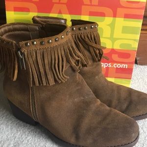 Bare Trap brown suede booties